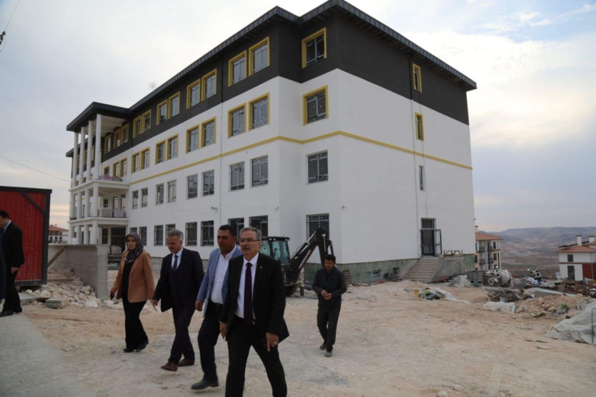 Gaziantep'te deprem sonrası 131 okul hizmete açıldı