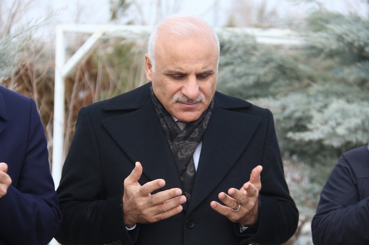 6 Şubat depreminde vefat edenler mezar başında yad edildi