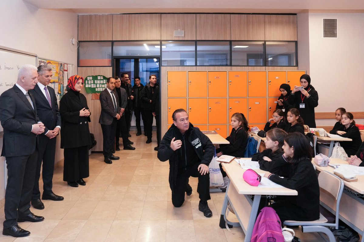 Vali Gül, Eyüpsultan’da deprem tatbikatına katıldı