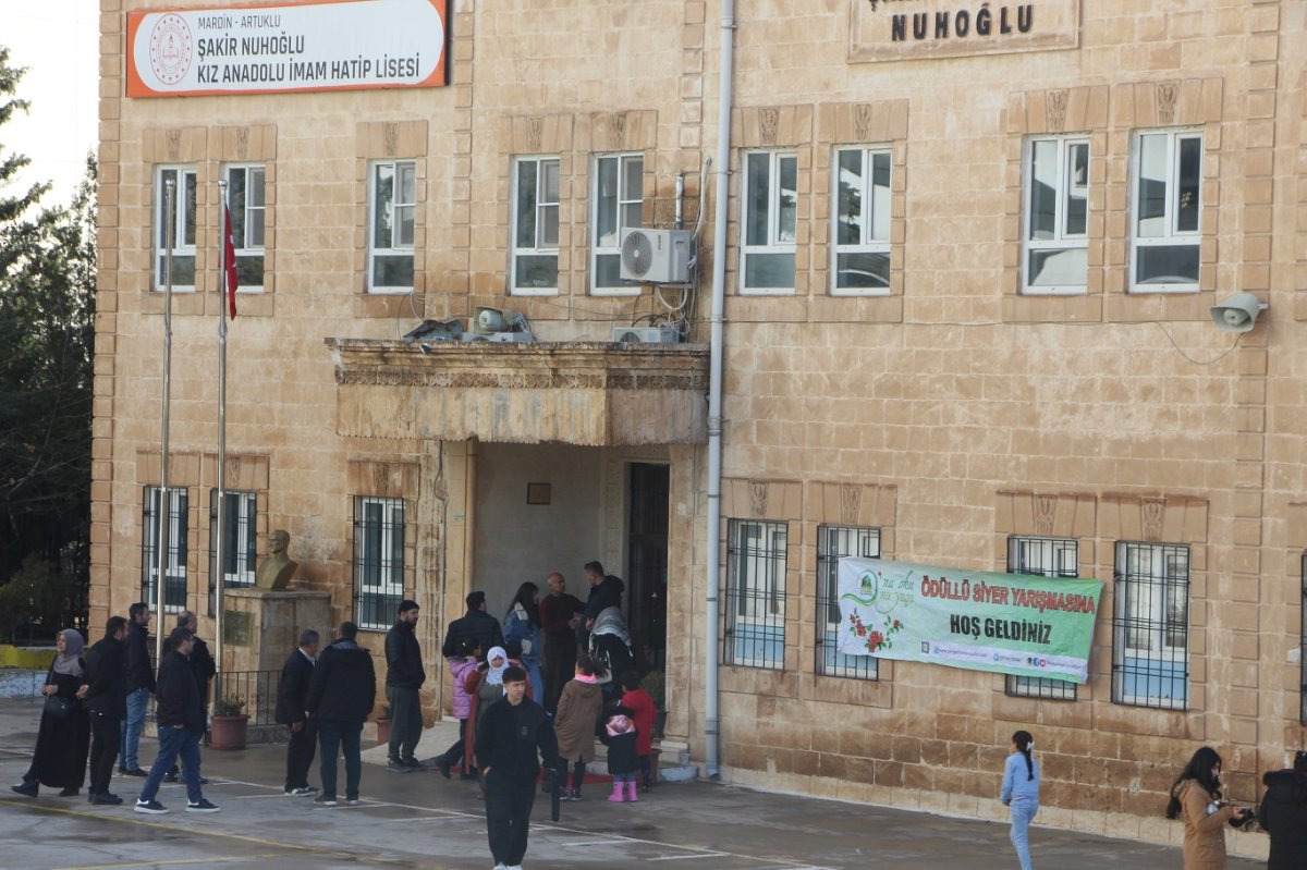 Önen: Tek çıkış yolumuz Resulullah'ın hayatını öğrenmek ve yaşamaktır