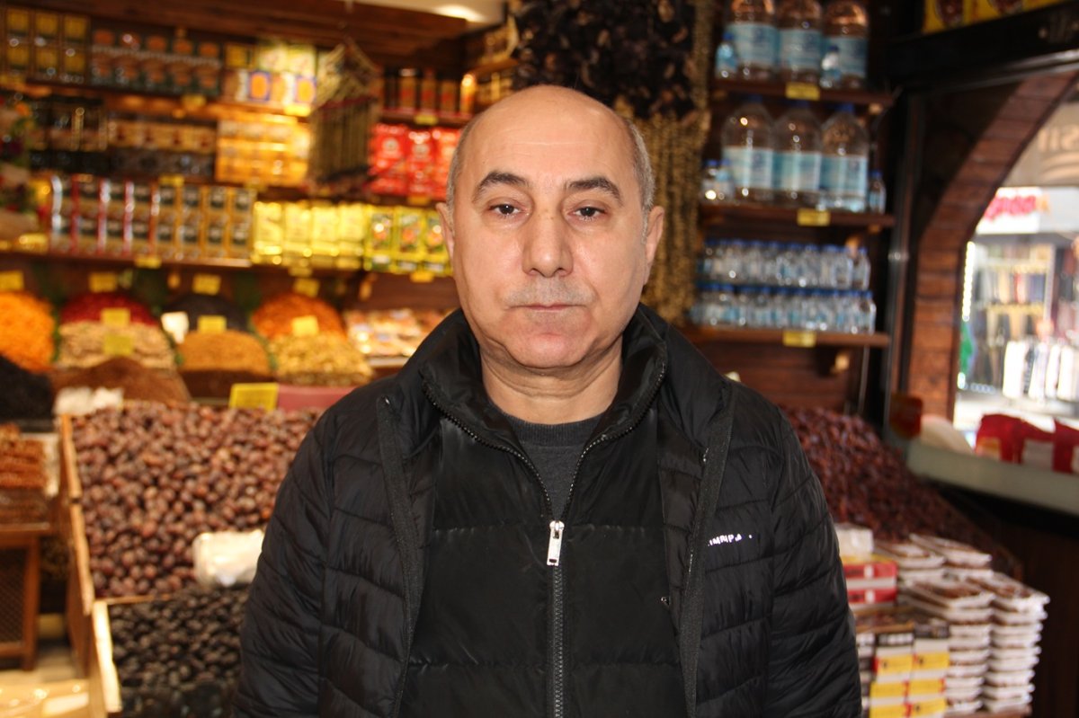 Ramazan öncesi hurma tezgahlarında hareketlilik başladı