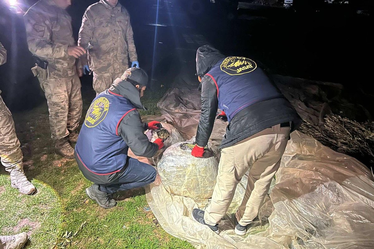 Şanlıurfa’da 20 kilogram kubar esrar ele geçirildi