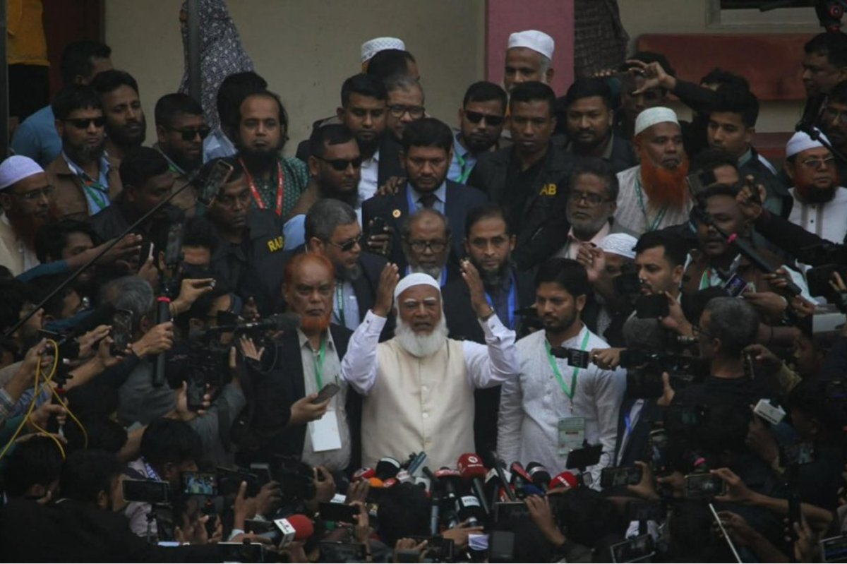 Bangladeş seçimlerinde oy verme işlemi başladı