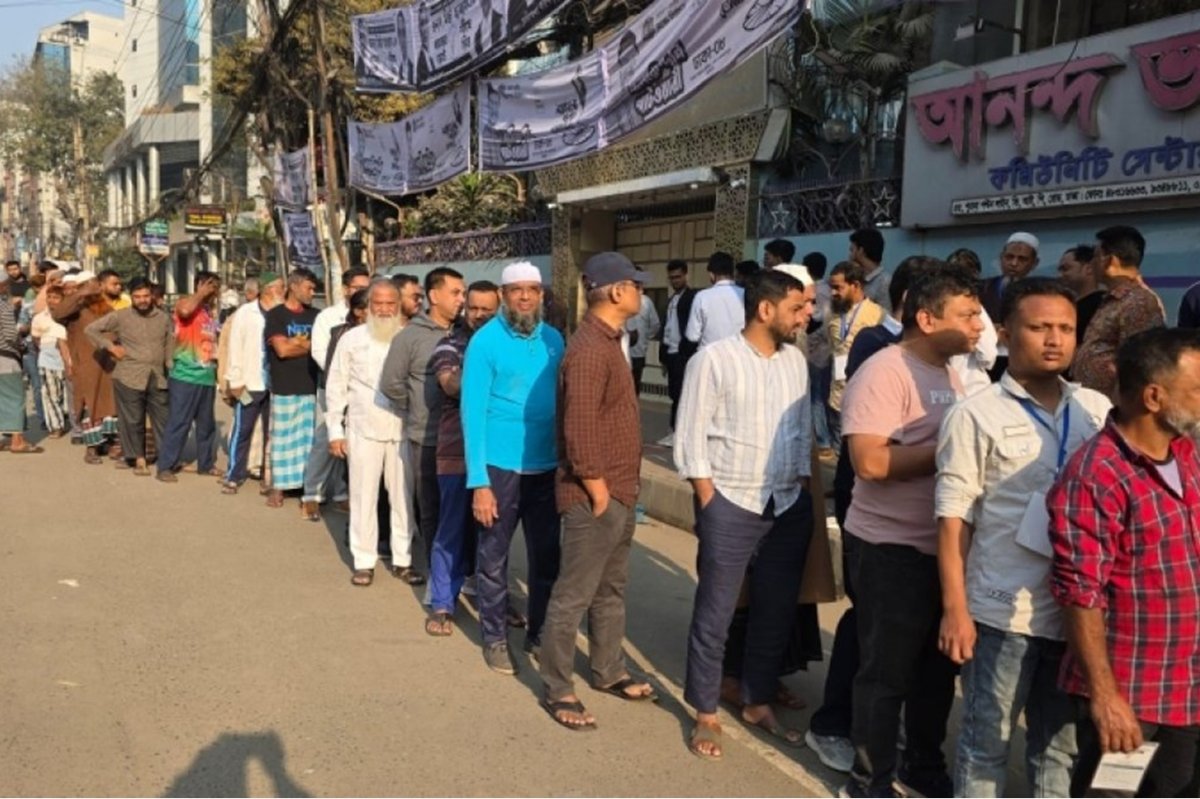 Bangladeş seçimlerinde oy verme işlemi başladı