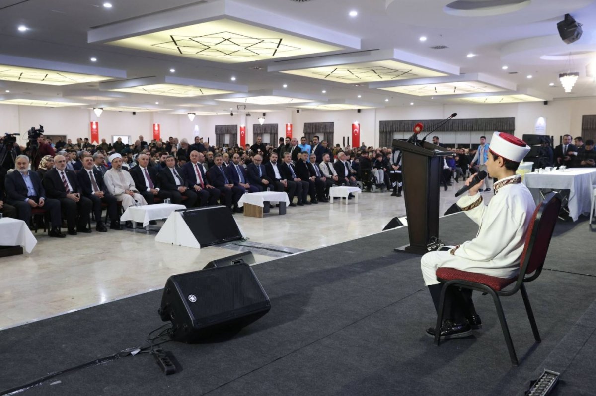 “Bir baba çocuğuna güzel ahlaktan daha değerli bir bağışta bulunamaz”