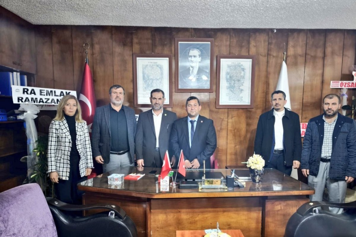 HÜDA PAR Tarsus İlçe Başkanlığından Muhtarlar Derneği’ne hayırlı olsun ziyareti