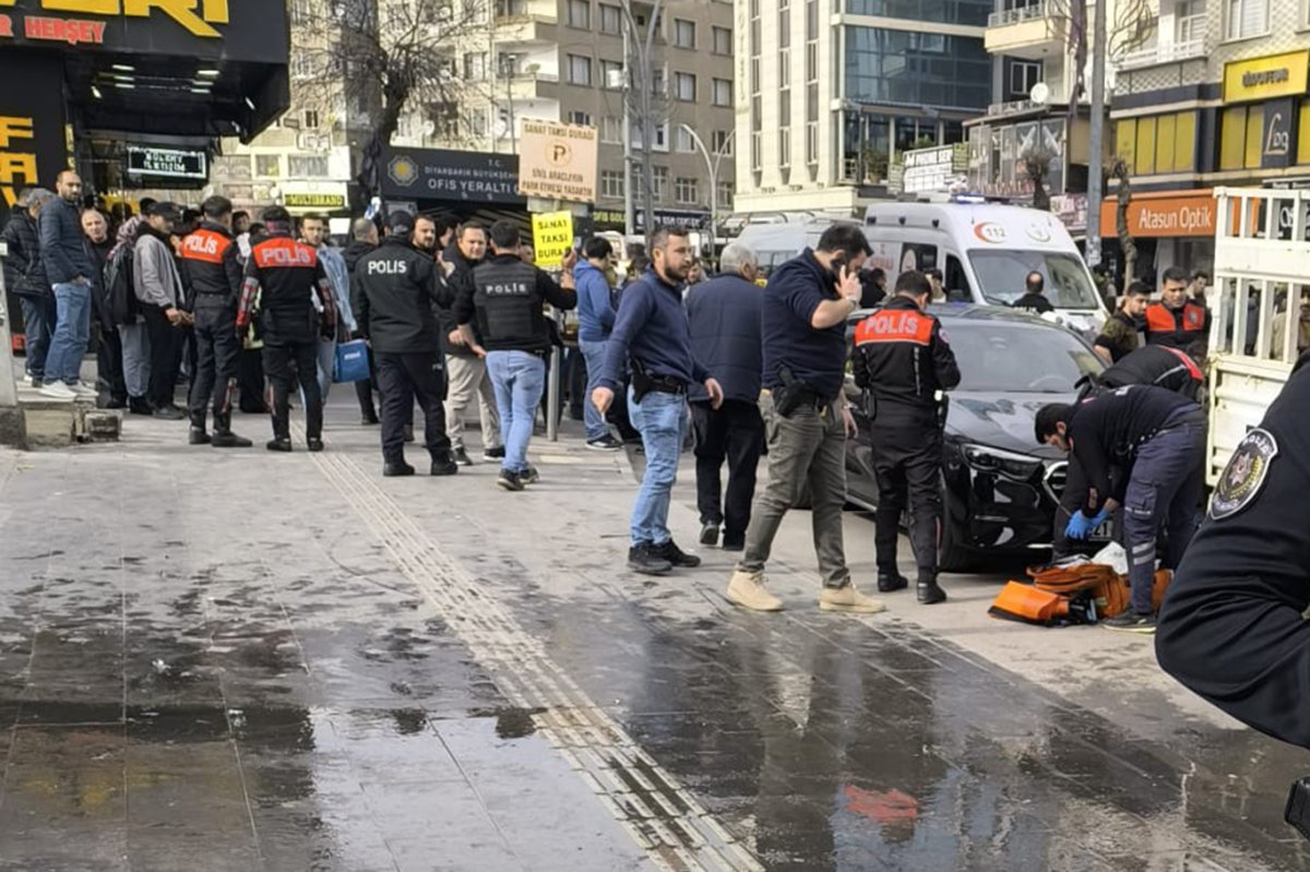 Diyarbakır'da silahlı kavga: 3 yaralı