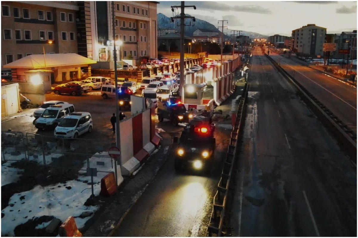 Bitlis merkezli bahis ve dolandırıcılık operasyonu: 24 şüpheli tutuklandı
