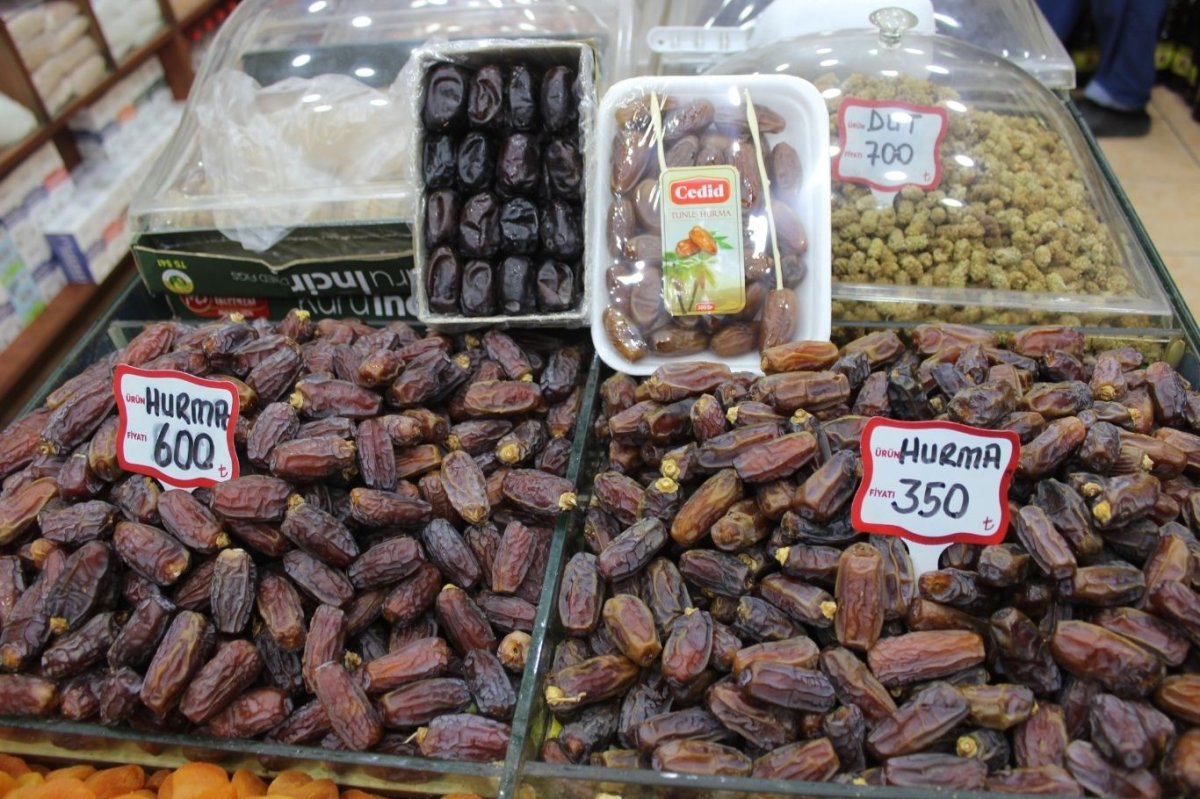 Ramazan öncesi hurma fiyatları geriledi