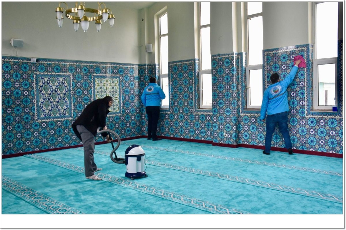 Siirt’te yangın sonrası hasar gören cami Ramazana hazır