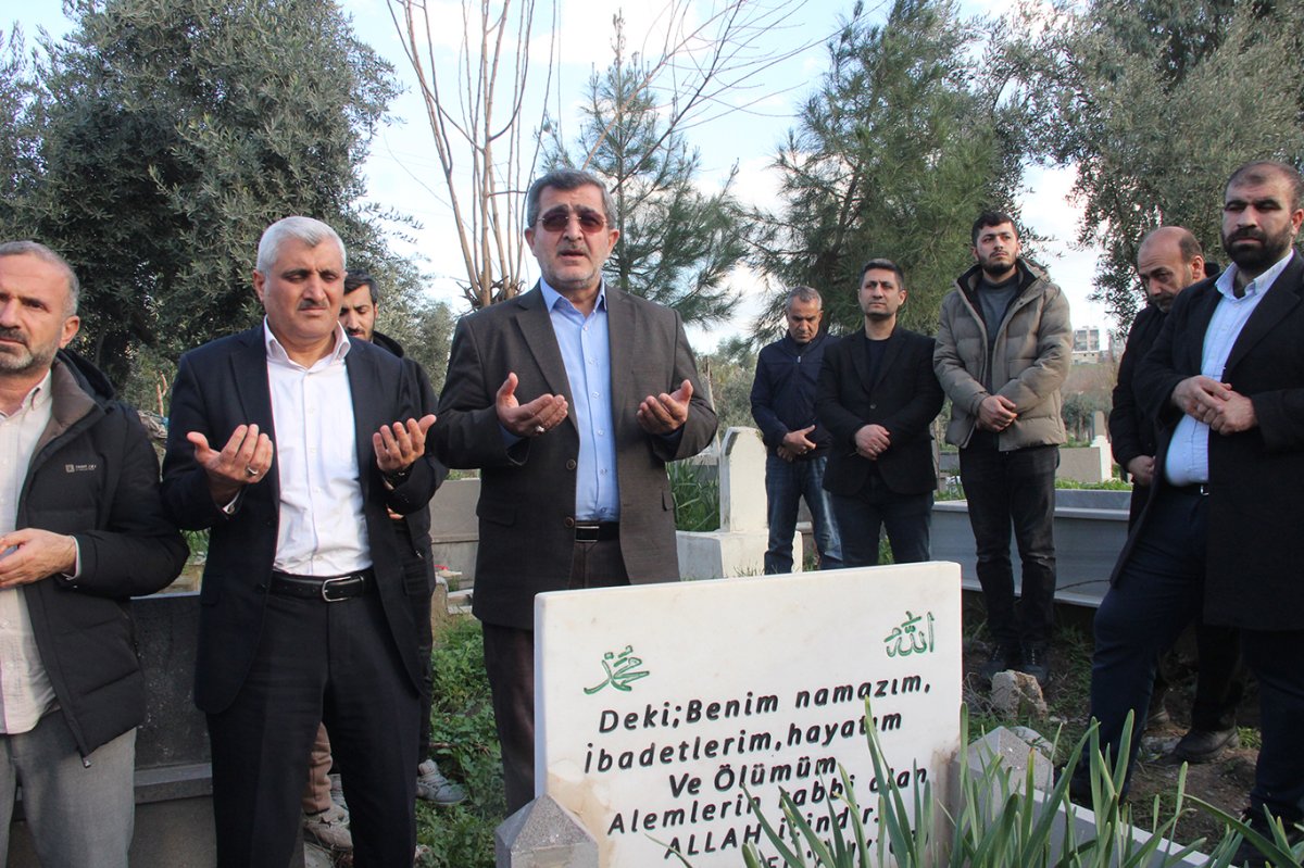 Şehit Şeyh Zeki Atak kabri başında yâd edildi