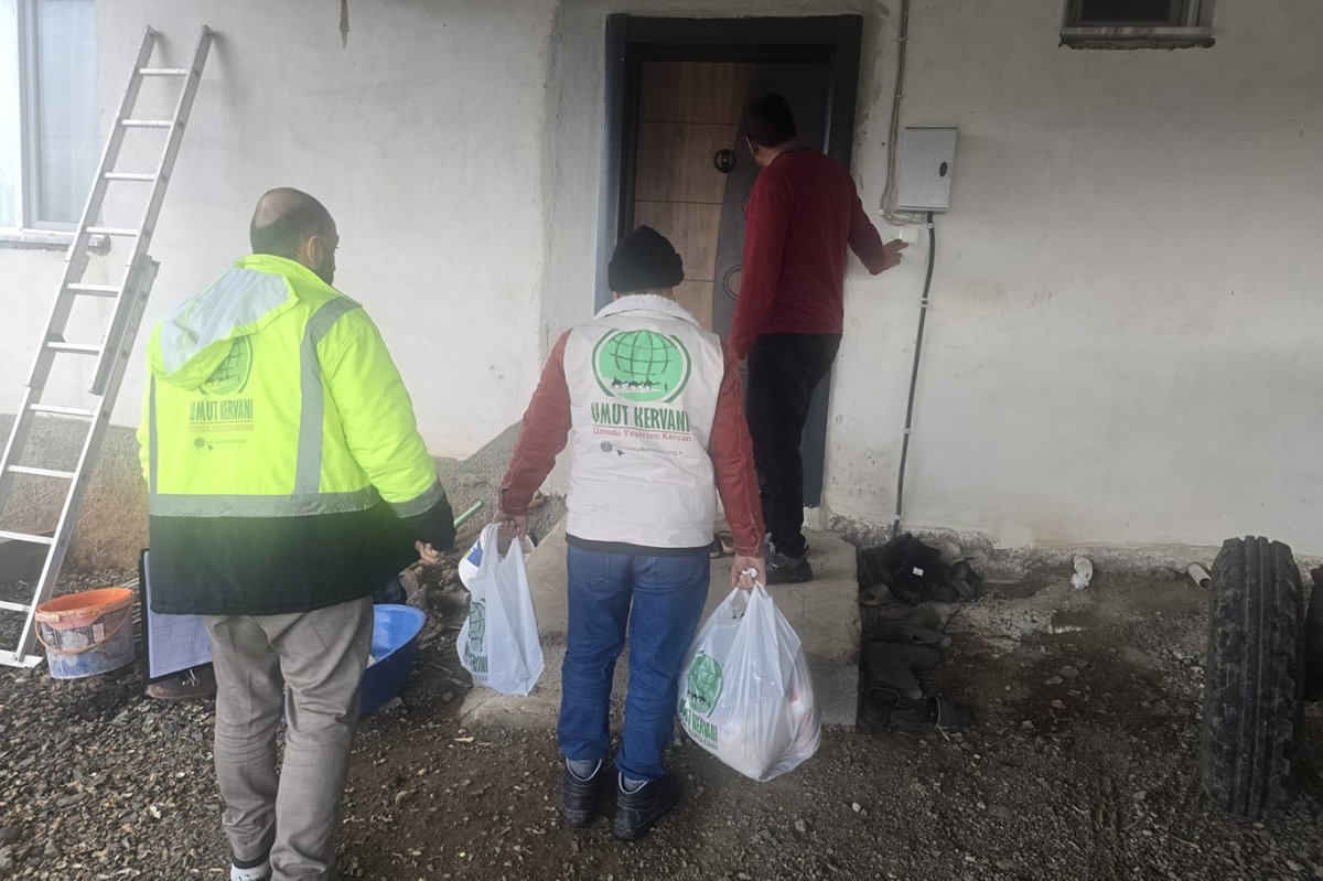 Umut Kervanı'ndan ihtiyaç sahibi ailelere Ramazan desteği