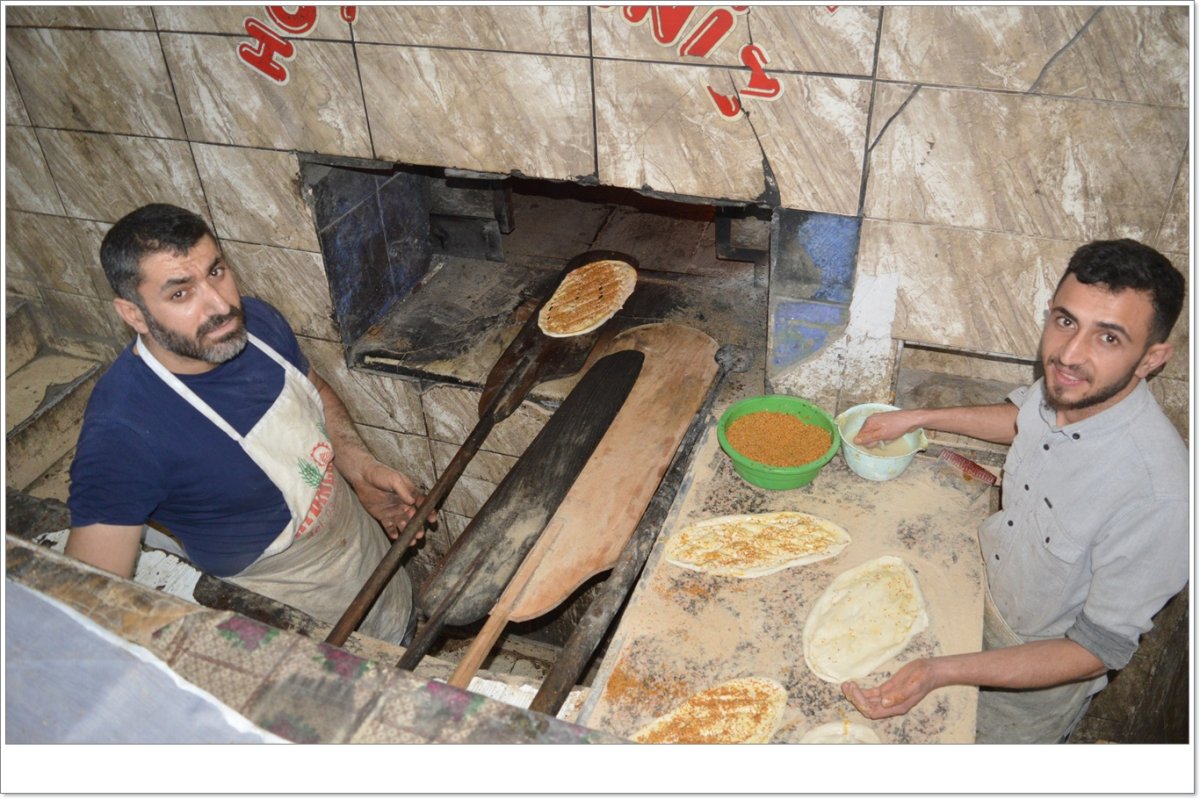 Ramazanın bereketi fırınlardaki pide kuyruklarına da yansıyor