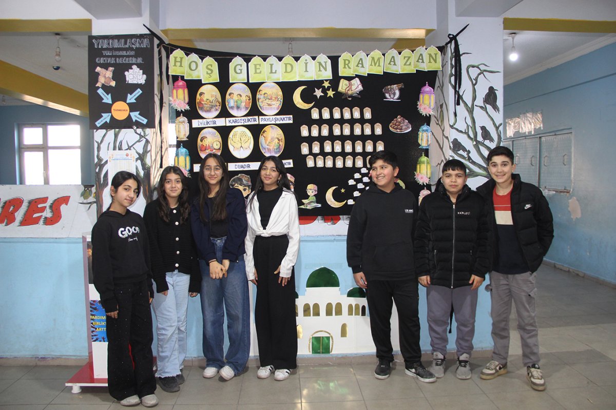 Cizre'deki okullar, 'Maarifin Kalbinde Ramazan' temasıyla Ramazan ayına uygun şekilde süslendi