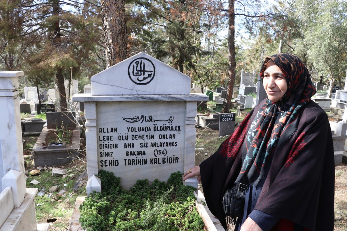 Şehid Mustafa Çoban'ın annesi oğlunu kabri başında anlattı