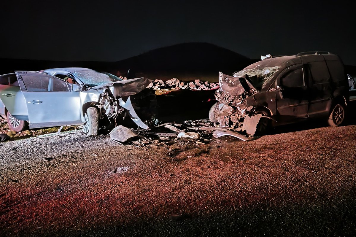 Diyarbakır Valiliği: Çınar'daki kazada 5 kişi hayatını kaybetti, 2 kişi yaralandı