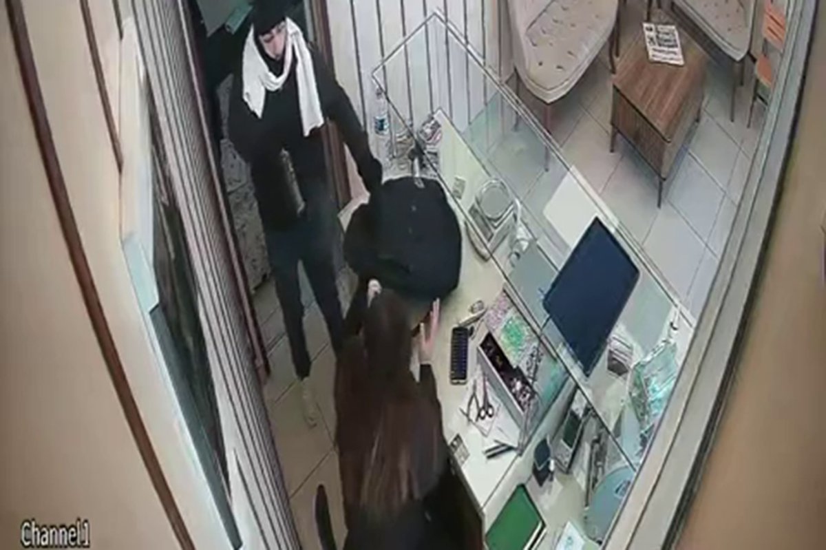 Malatya'da kuyumcuya silahlı soygun girişimi olayında 2 gözaltı