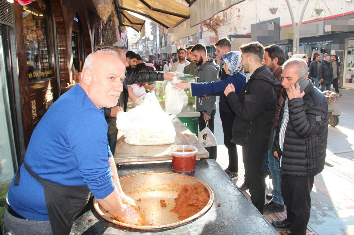 Ramazanda çiğ köfteye yoğun ilgi