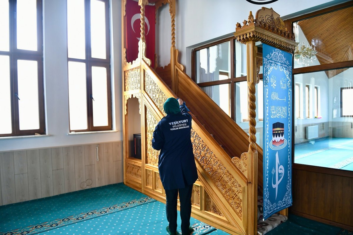 Yeşilyurt Belediyesi'nden Ramazanda dört koldan temizlik seferberliği