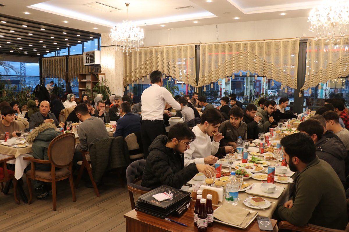 HAKSİAD Ankara Şubesi öğrencilerle iftar sofrasında buluştu