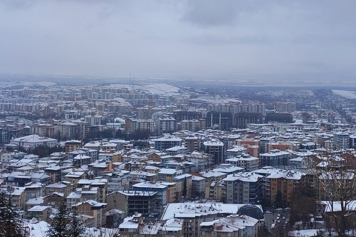 Malatya, yağan karla beyaza büründü