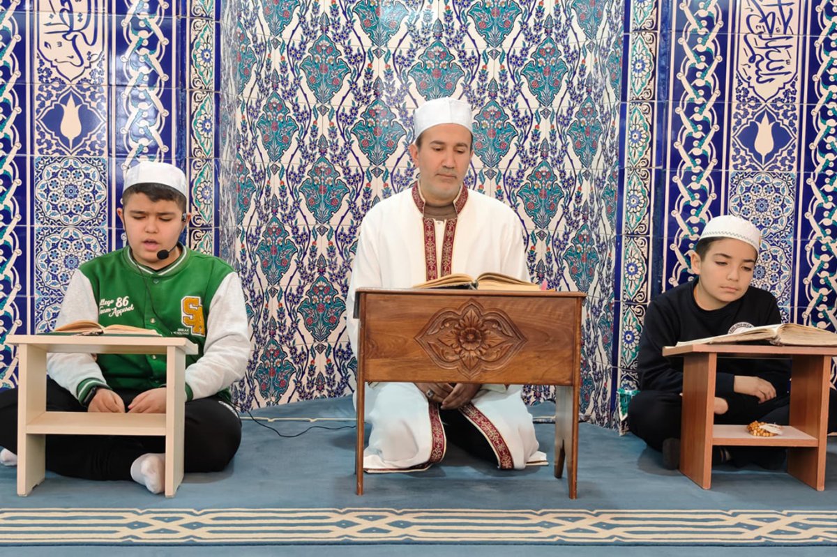Minik hafızlardan mukabelede Kur'an ziyafeti
