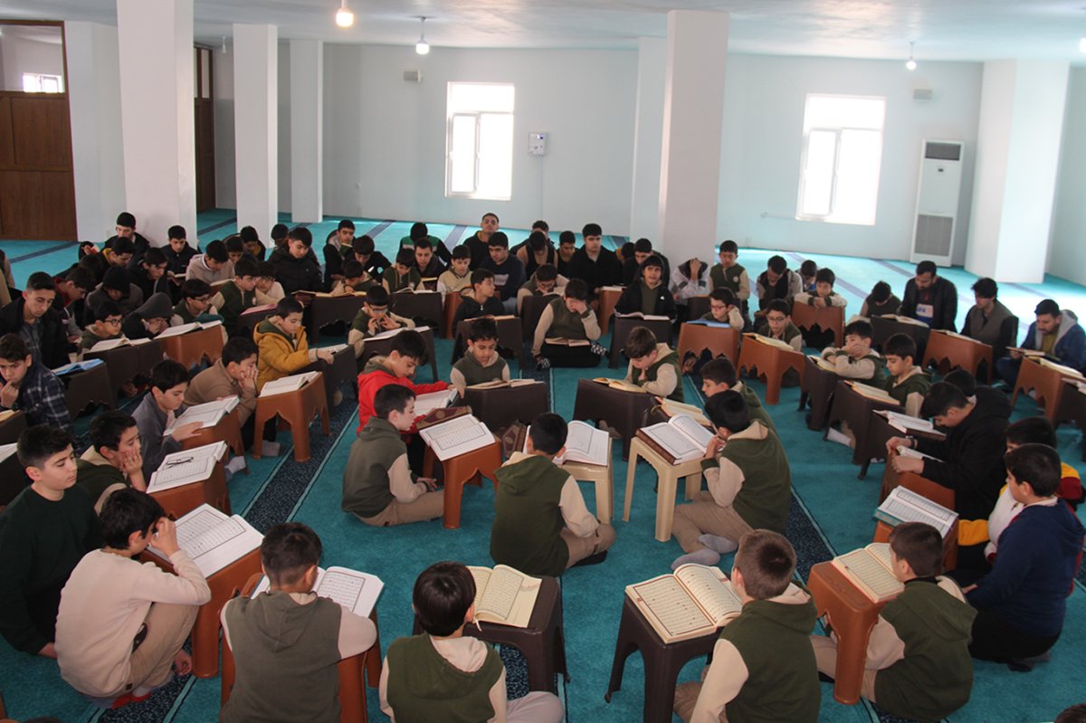 Okullarda Ramazan bereketi: Öğrenciler mukabelede buluştu