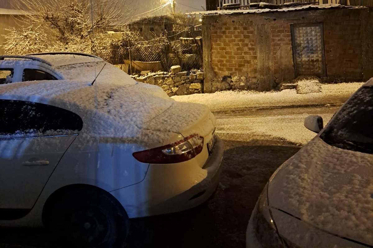 Diyarbakır’ın Silvan ilçesinde kar yağışı