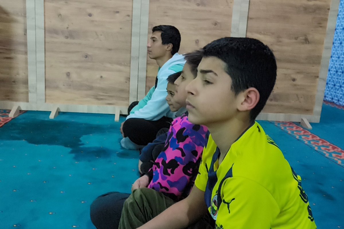 ÇEDES Projesiyle gençlerden anlamlı hareket: "Arkadaşlarımla camideyiz"