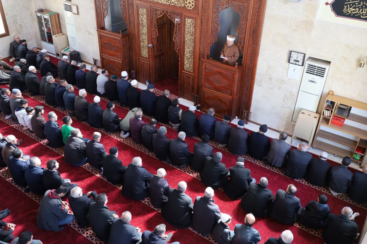 Depremde yıkılan Nur Muhammed Mustafa Camii ibadete açıldı