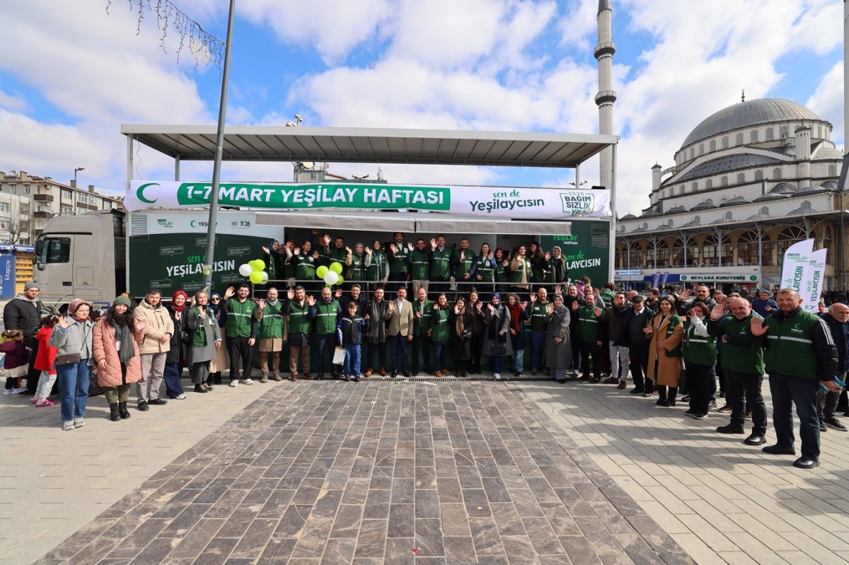 Bağımsızlık Tırı "Sen De Yeşilaycısın" mesajıyla Bağcılar'da