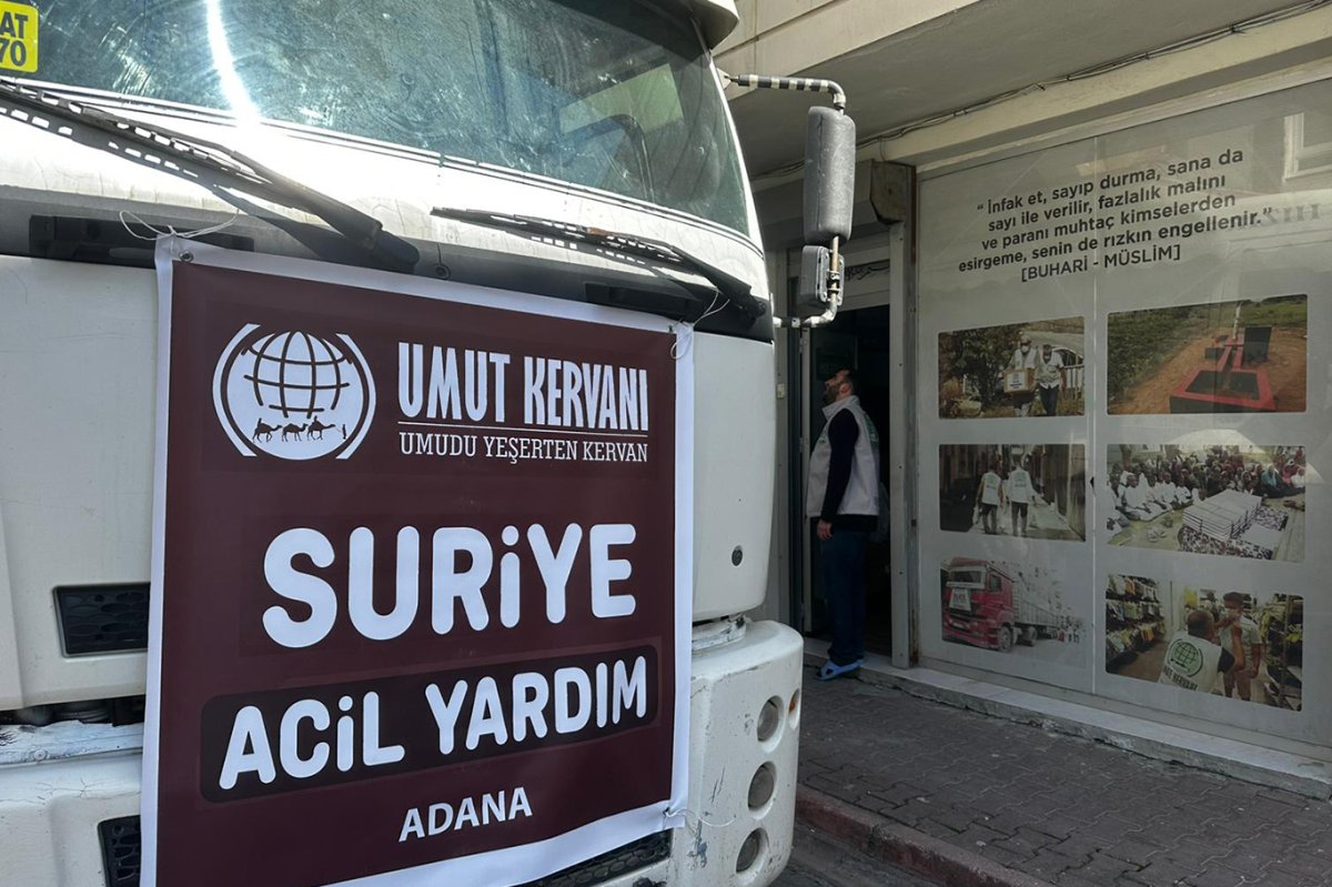Umut Kervanı Adana’dan Suriye’ye yardım tırı yolladı