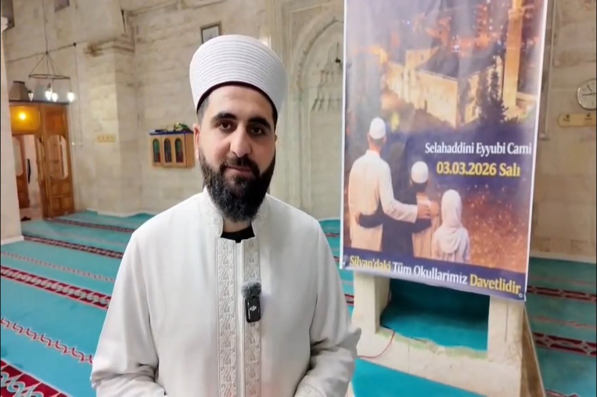 Öğrenciler, öğretmenler ve veliler teravih namazında buluştu