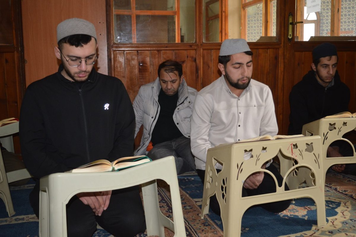 Karanfil: Mukabele geleneğiyle Kur’an ile meşgul olmak kalplerimizi temizler