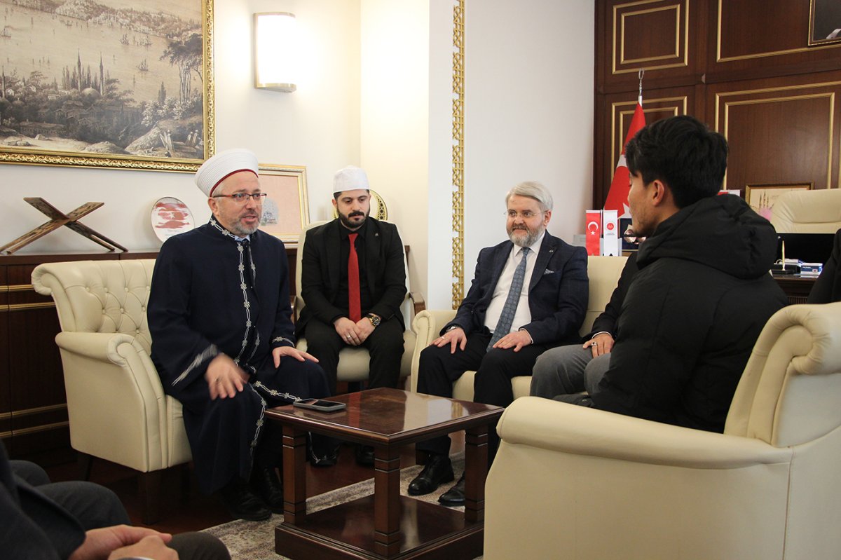 Dinlenmek için camiye girdi Müslüman oldu