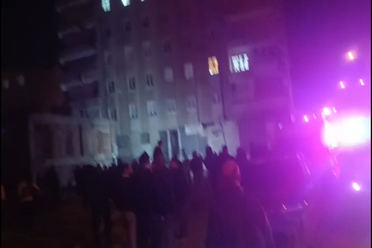 Diyarbakır’da 8 katlı bina kolonlardan gelen sesler nedeniyle tahliye edildi