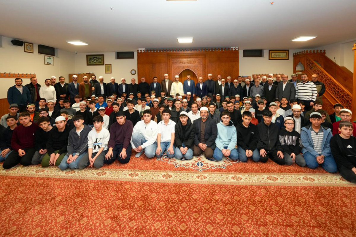 İçişleri Bakanı Çiftçi, Konya’da Kur’an kursu öğrencileriyle sahur yaptı