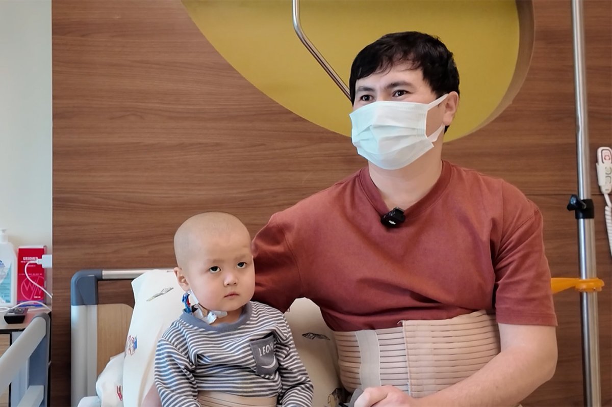 3 yaşındaki Kırgızistanlı Nuryiğit Malatya'da gerçekleştirilen karaciğer nakliyle hayata tutundu