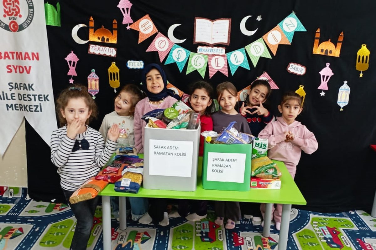 4-6 Yaş Kur'an kursu öğrencileri Ramazan kolileri hazırladı