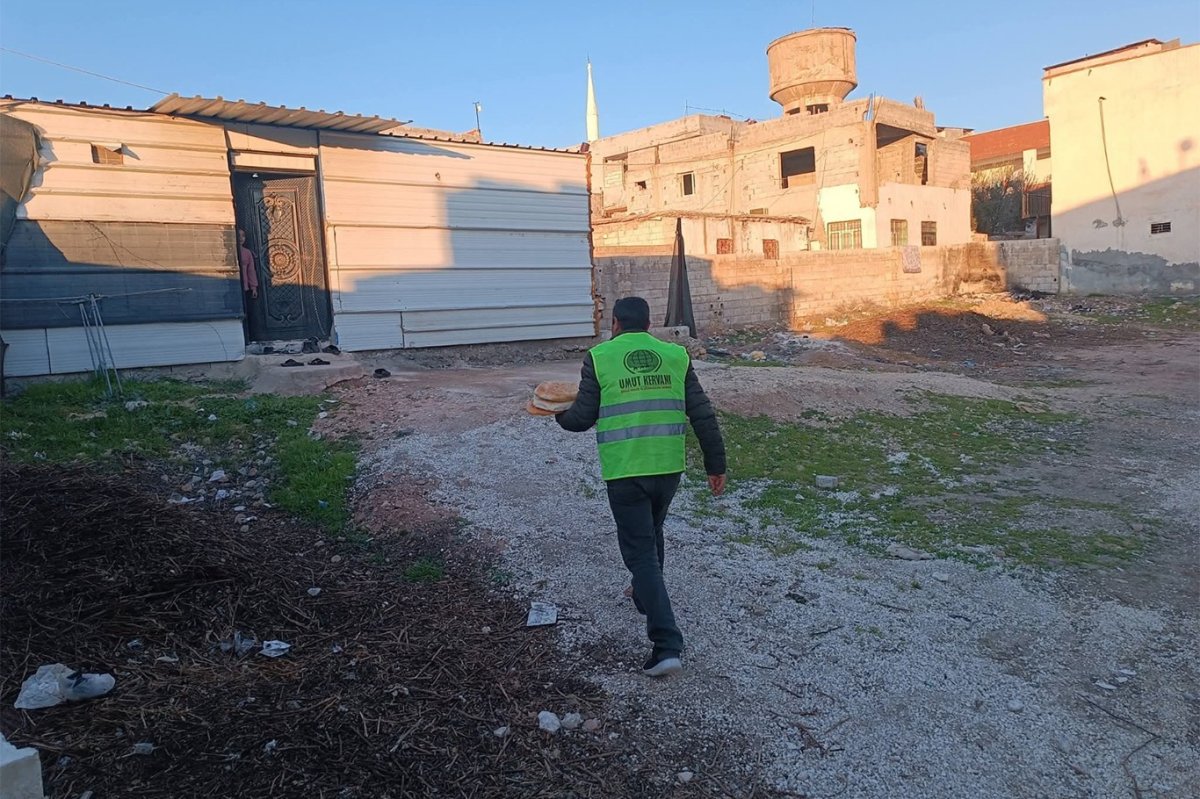 Şanlıurfa'da ihtiyaç sahiplerine her gün Ramazan pidesi ulaştırılıyor