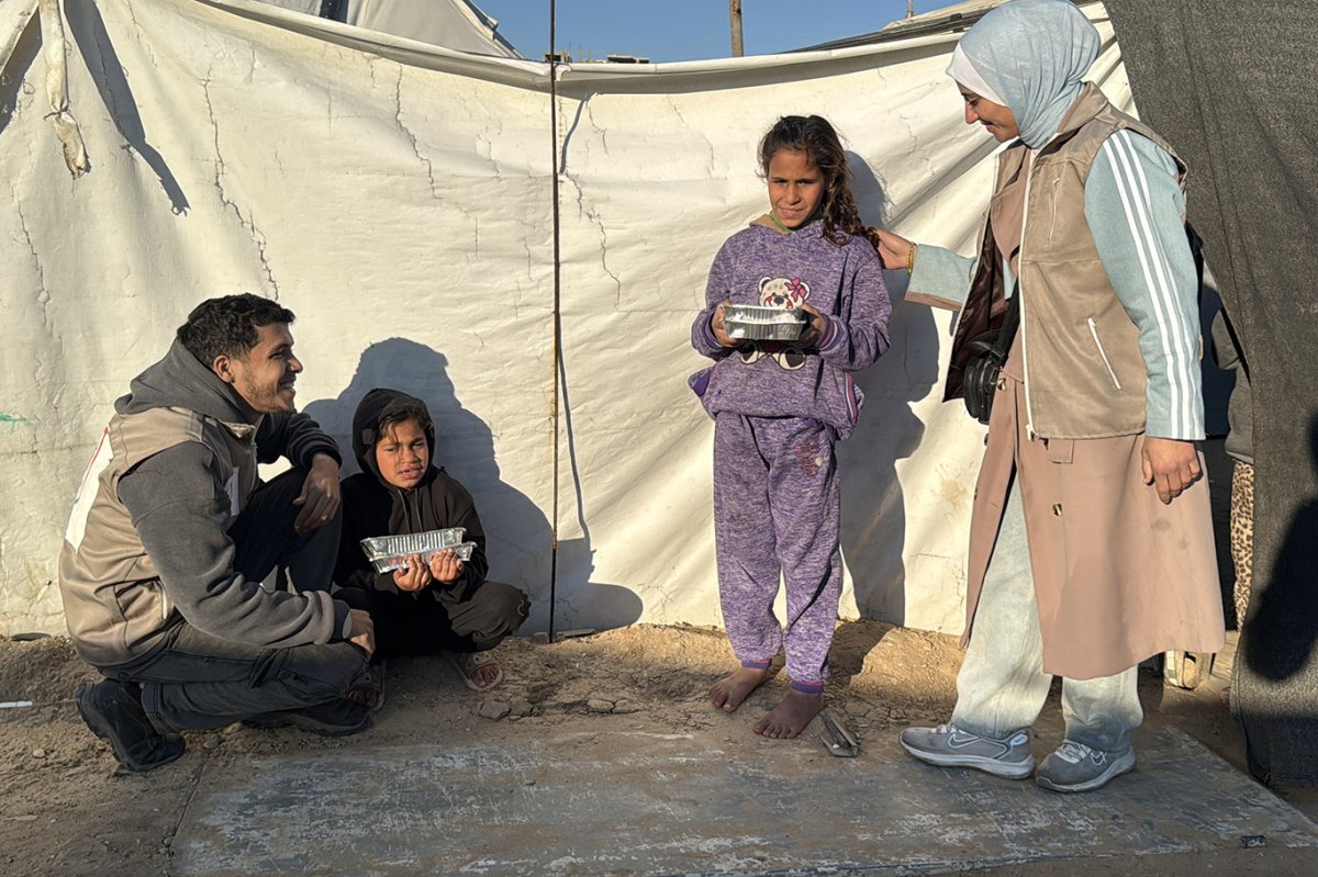 Yetimler Vakfı Gazze'de sıcak yemek desteğini sürdürüyor