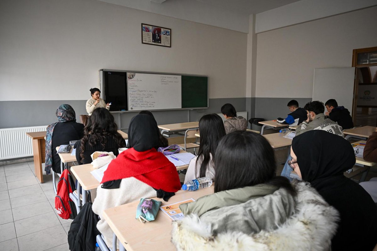 Malatya'da YKS adaylarına ücretsiz ve nitelikli eğitim sağlıyor