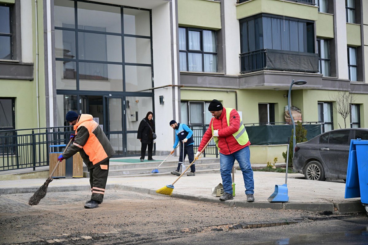 Yeşilyurt'ta bayram öncesi detaylı temizlik ve çevre düzenlemesi