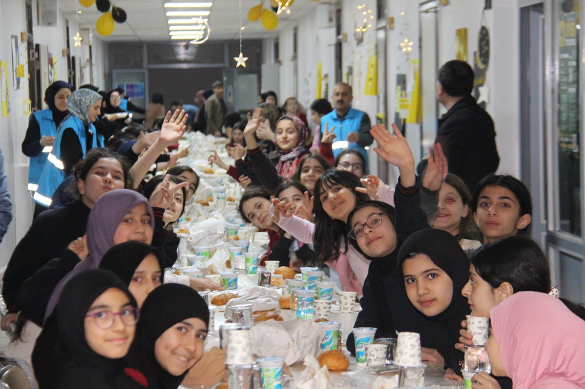 Diyarbakır’da 350 öğrenci aynı sofrada buluştu