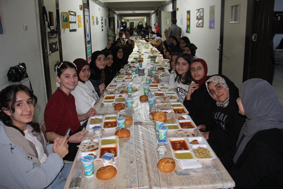 Diyarbakır’da 350 öğrenci aynı sofrada buluştu