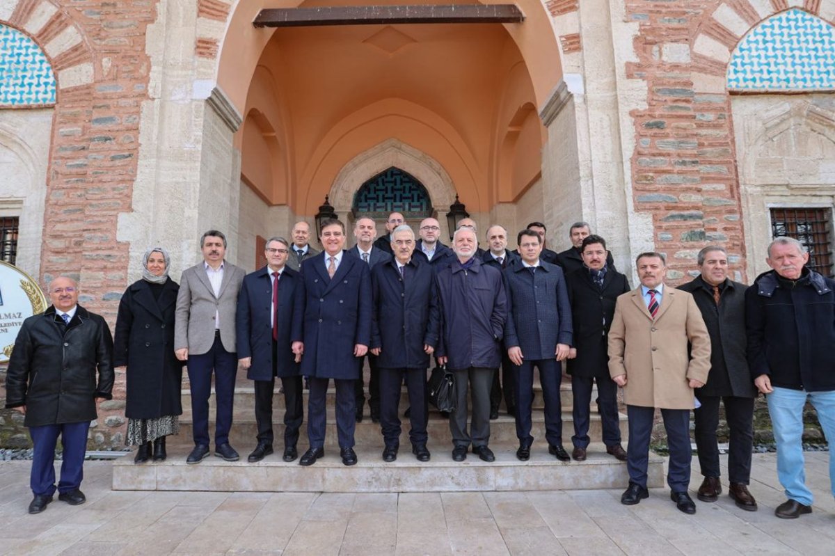 700 yıllık Kur'an-ı Kerim Bursa’da ziyarete açıldı