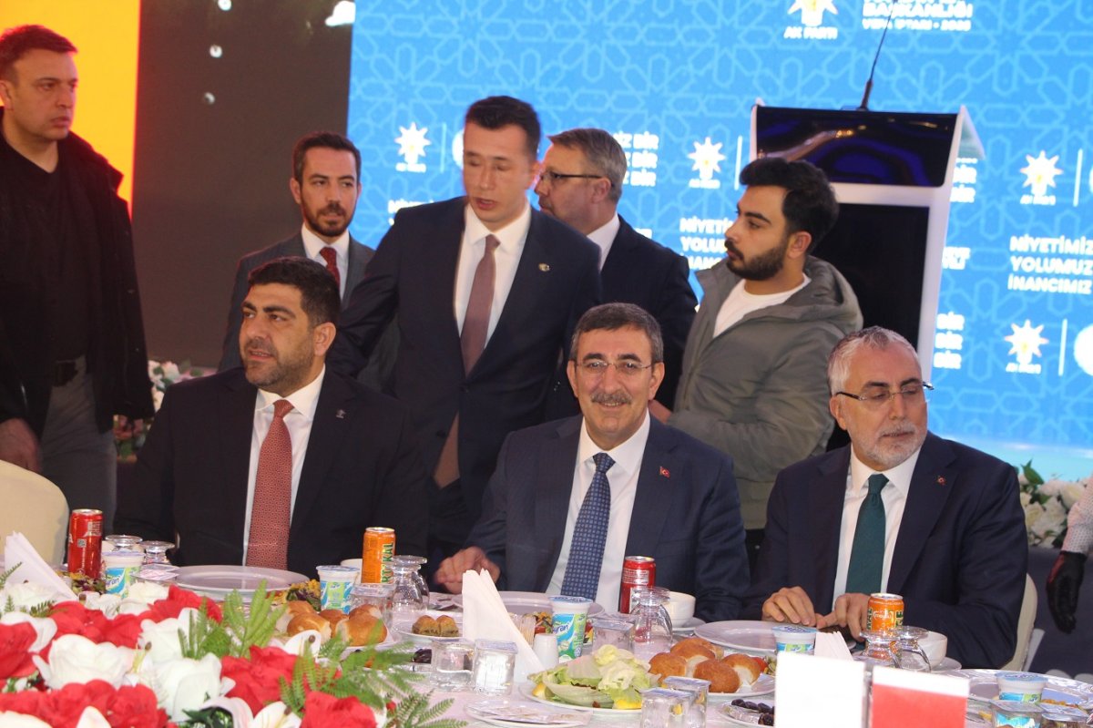 Cumhurbaşkanı Yardımcısı Yılmaz’dan bölgedeki gerilime ilişkin diplomasi çağrısı