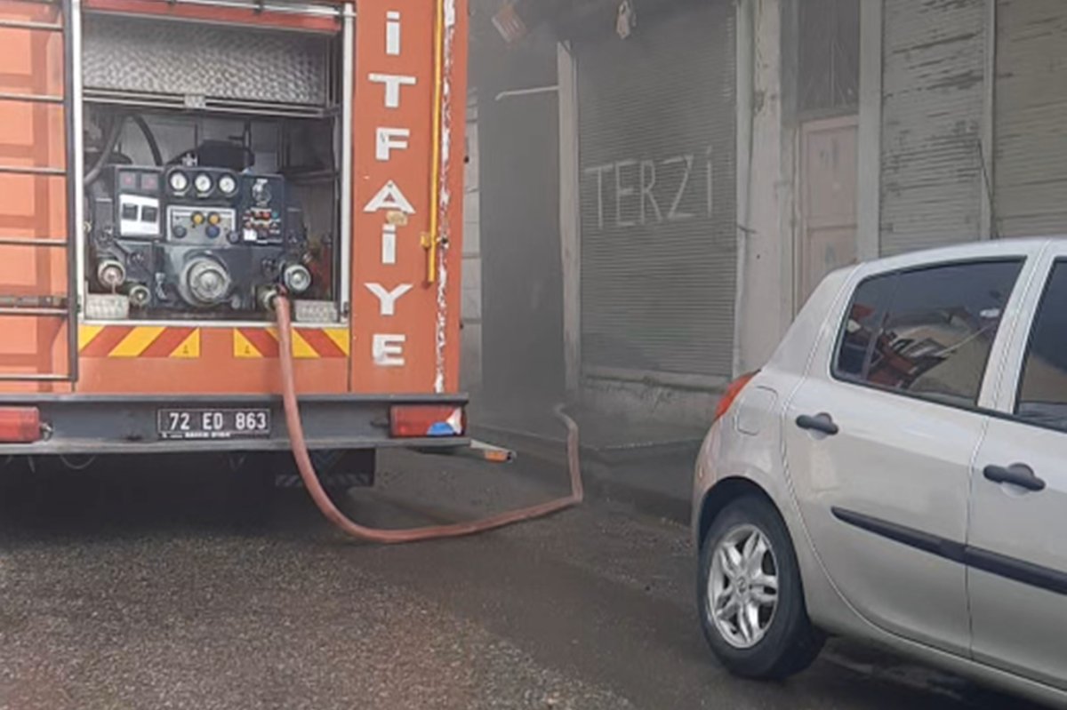 Batman'da metruk evde çıkan yangın paniğe neden oldu