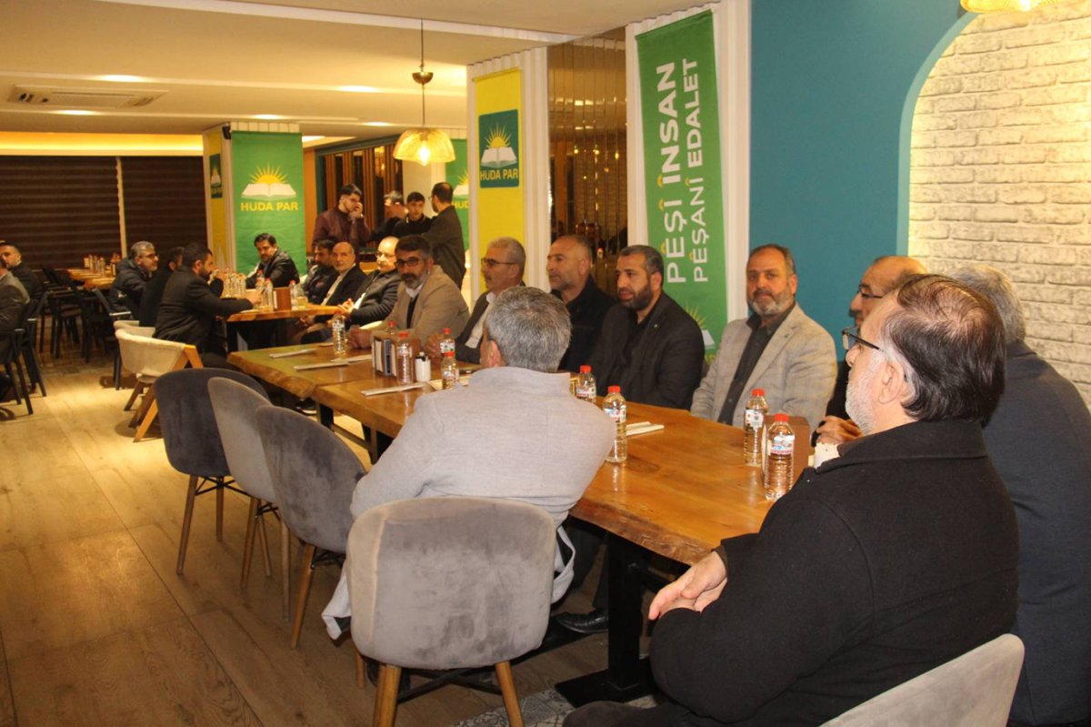 HÜDA PAR Genel Başkanı Yapıcıoğlu Diyarbakır’da ilçe başkanları ve il yönetimiyle buluştu