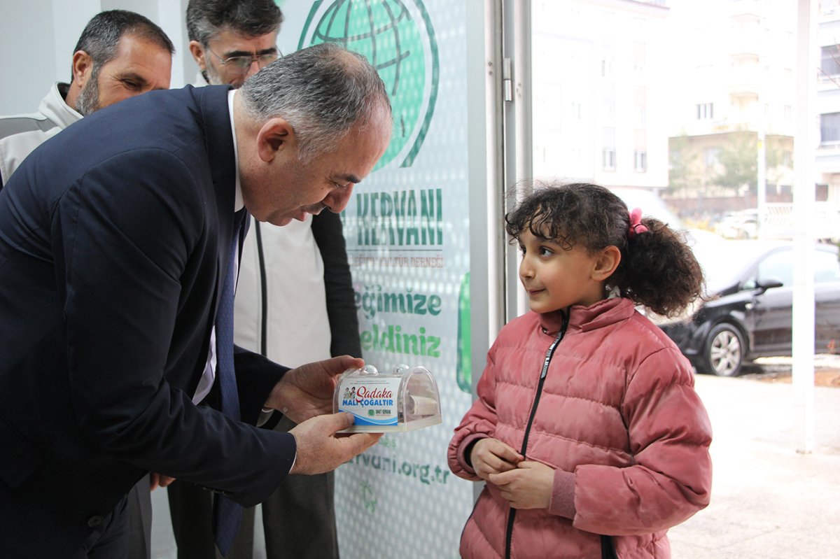 Biriktirdiği harçlığını Gazze'ye bağışladı